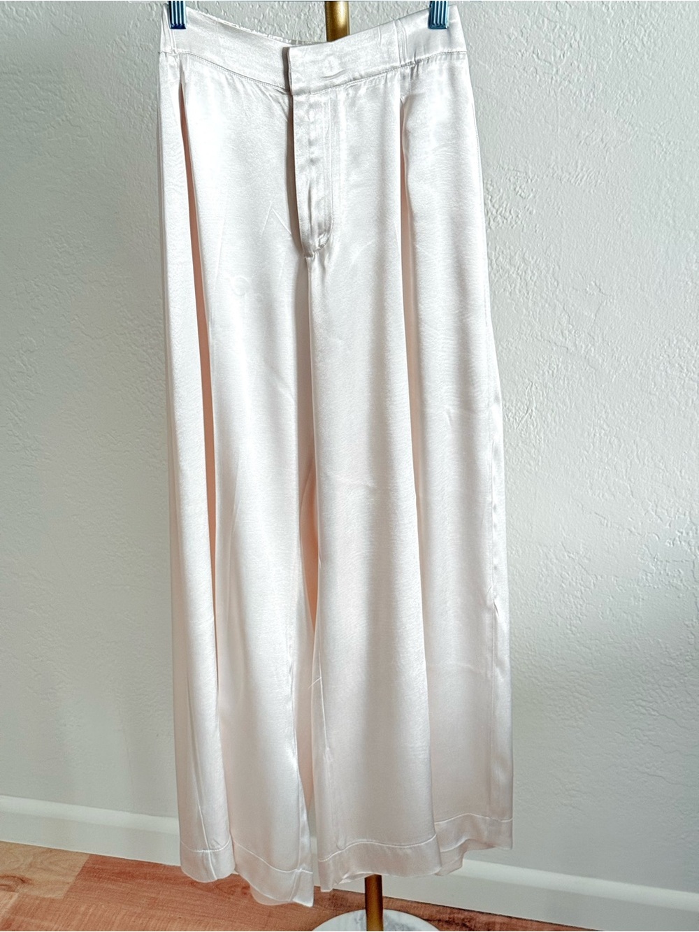 Free People Good Days Pearl Satin Pleated Wide Leg Trousers Minimalist M Chic - Picture 7 of 10